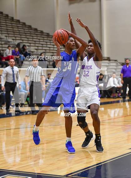 Thumbnail 1 in Lanier [Sidney] vs Brackenridge photogallery.