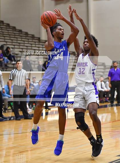 Thumbnail 2 in Lanier [Sidney] vs Brackenridge photogallery.
