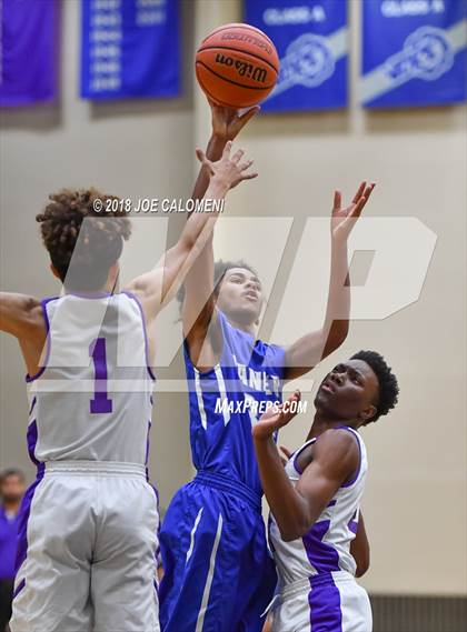 Thumbnail 3 in Lanier [Sidney] vs Brackenridge photogallery.