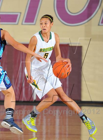 Thumbnail 2 in Rock Bridge vs. Centennial (Nike Tournament of Champions) photogallery.
