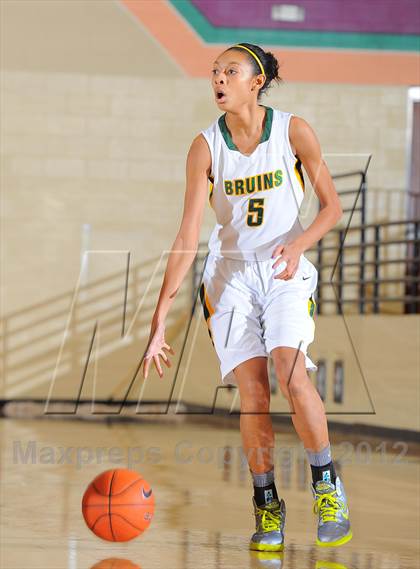 Thumbnail 1 in Rock Bridge vs. Centennial (Nike Tournament of Champions) photogallery.
