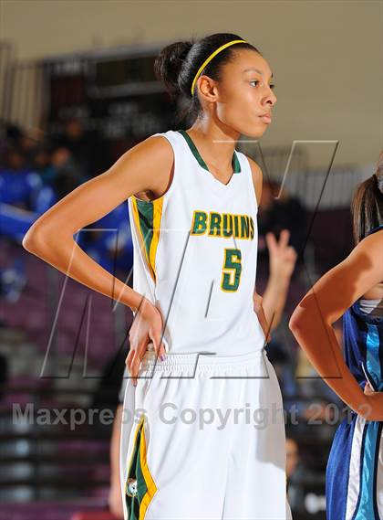 Thumbnail 1 in Rock Bridge vs. Centennial (Nike Tournament of Champions) photogallery.