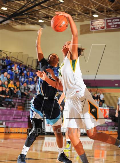 Thumbnail 2 in Rock Bridge vs. Centennial (Nike Tournament of Champions) photogallery.