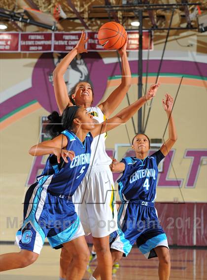Thumbnail 1 in Rock Bridge vs. Centennial (Nike Tournament of Champions) photogallery.