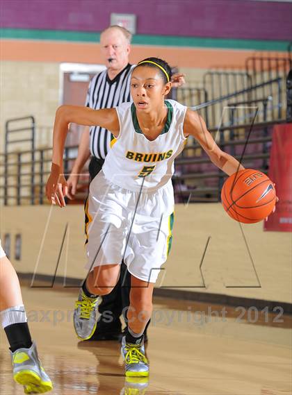 Thumbnail 2 in Rock Bridge vs. Centennial (Nike Tournament of Champions) photogallery.