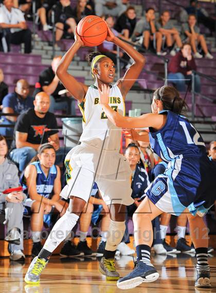 Thumbnail 1 in Rock Bridge vs. Centennial (Nike Tournament of Champions) photogallery.