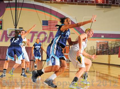 Thumbnail 2 in Rock Bridge vs. Centennial (Nike Tournament of Champions) photogallery.
