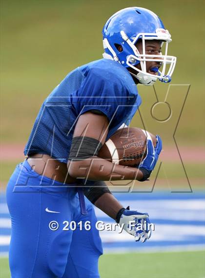 Thumbnail 3 in Knoxville Catholic @ McCallie (Scrimmage)  photogallery.