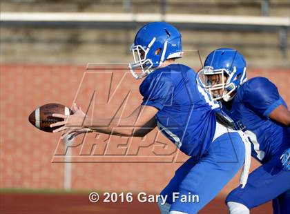 Thumbnail 2 in Knoxville Catholic @ McCallie (Scrimmage)  photogallery.