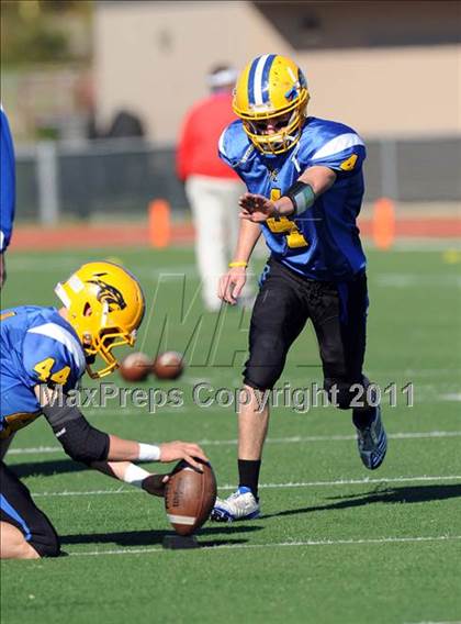 Thumbnail 3 in North Lamar vs. Henderson (3A Region 2 Bi-District Playoffs) photogallery.