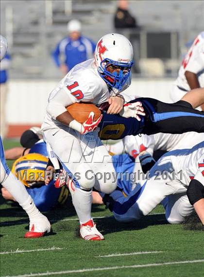 Thumbnail 2 in North Lamar vs. Henderson (3A Region 2 Bi-District Playoffs) photogallery.
