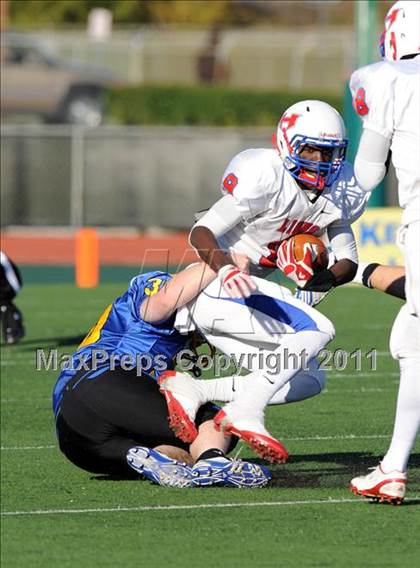 Thumbnail 1 in North Lamar vs. Henderson (3A Region 2 Bi-District Playoffs) photogallery.