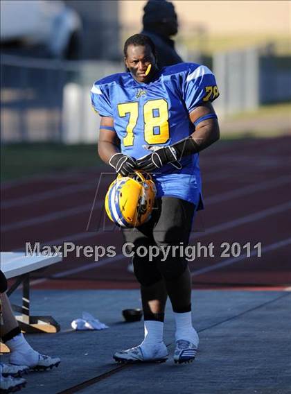 Thumbnail 3 in North Lamar vs. Henderson (3A Region 2 Bi-District Playoffs) photogallery.