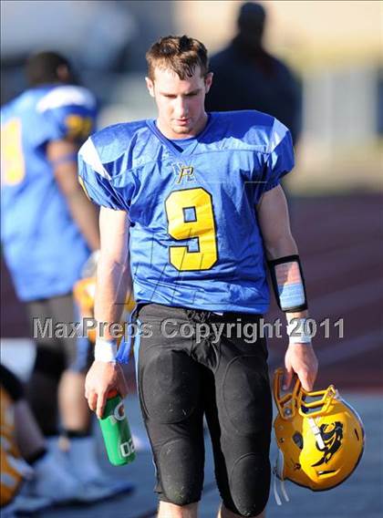 Thumbnail 3 in North Lamar vs. Henderson (3A Region 2 Bi-District Playoffs) photogallery.
