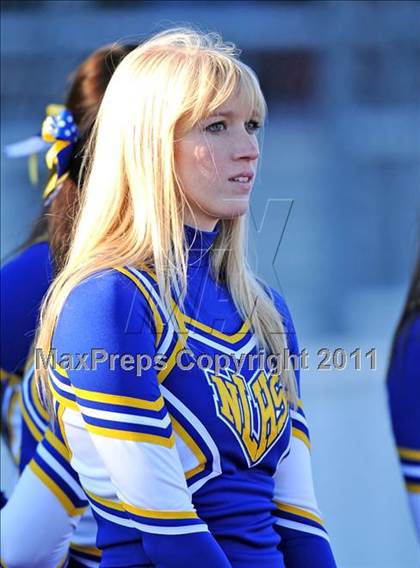 Thumbnail 1 in North Lamar vs. Henderson (3A Region 2 Bi-District Playoffs) photogallery.