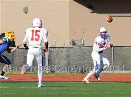 Thumbnail 1 in North Lamar vs. Henderson (3A Region 2 Bi-District Playoffs) photogallery.