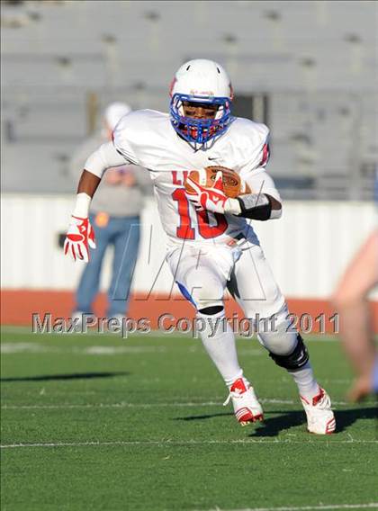 Thumbnail 3 in North Lamar vs. Henderson (3A Region 2 Bi-District Playoffs) photogallery.