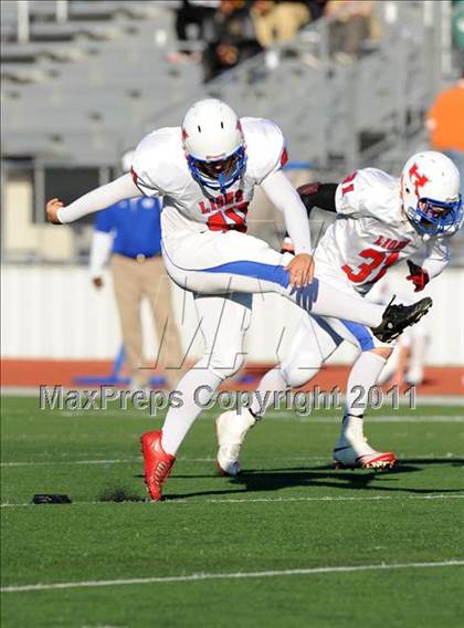 Thumbnail 3 in North Lamar vs. Henderson (3A Region 2 Bi-District Playoffs) photogallery.