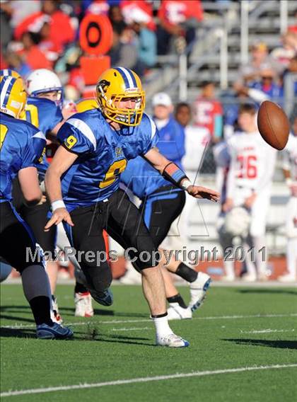 Thumbnail 2 in North Lamar vs. Henderson (3A Region 2 Bi-District Playoffs) photogallery.