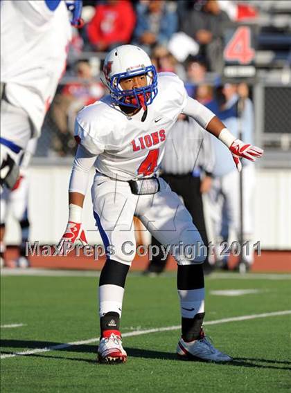 Thumbnail 1 in North Lamar vs. Henderson (3A Region 2 Bi-District Playoffs) photogallery.