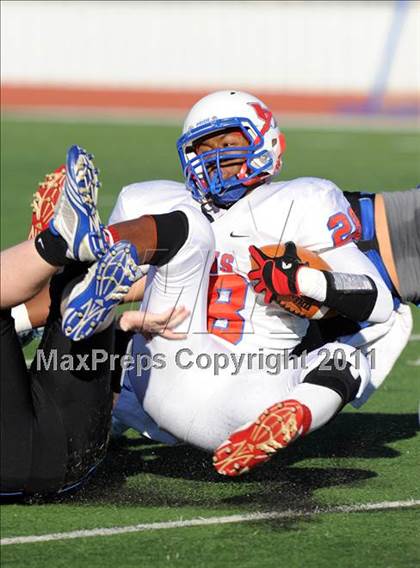Thumbnail 1 in North Lamar vs. Henderson (3A Region 2 Bi-District Playoffs) photogallery.
