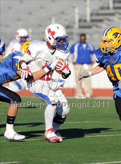 Thumbnail 2 in North Lamar vs. Henderson (3A Region 2 Bi-District Playoffs) photogallery.