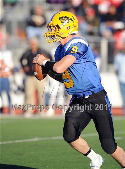 Thumbnail 1 in North Lamar vs. Henderson (3A Region 2 Bi-District Playoffs) photogallery.