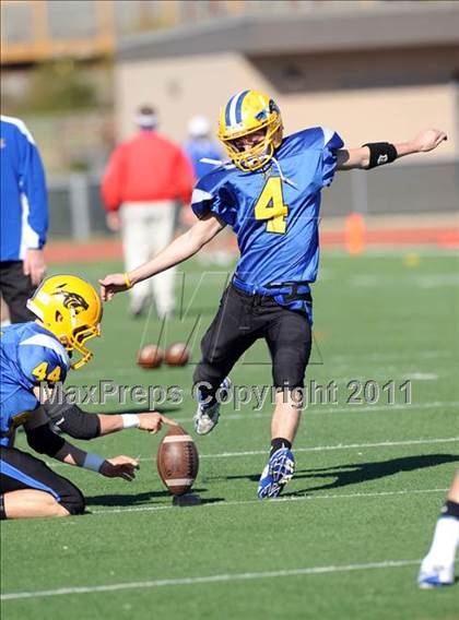 Thumbnail 3 in North Lamar vs. Henderson (3A Region 2 Bi-District Playoffs) photogallery.