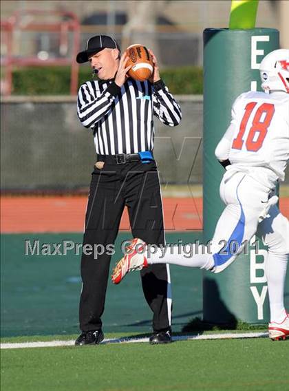 Thumbnail 3 in North Lamar vs. Henderson (3A Region 2 Bi-District Playoffs) photogallery.