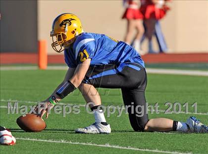 Thumbnail 1 in North Lamar vs. Henderson (3A Region 2 Bi-District Playoffs) photogallery.