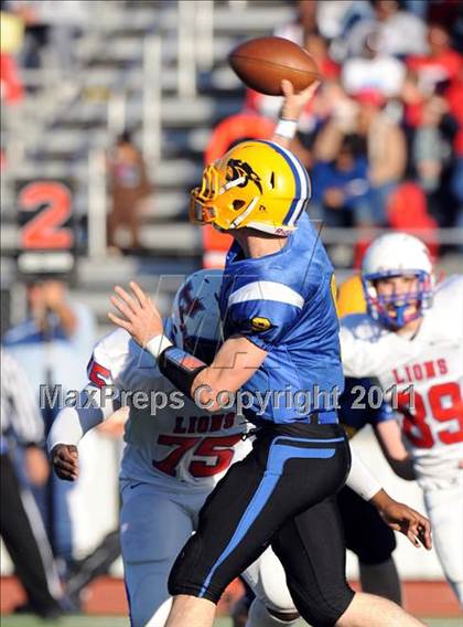 Thumbnail 3 in North Lamar vs. Henderson (3A Region 2 Bi-District Playoffs) photogallery.