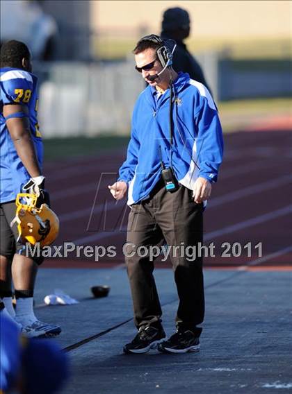Thumbnail 1 in North Lamar vs. Henderson (3A Region 2 Bi-District Playoffs) photogallery.