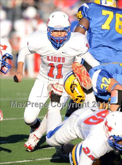 Thumbnail 3 in North Lamar vs. Henderson (3A Region 2 Bi-District Playoffs) photogallery.