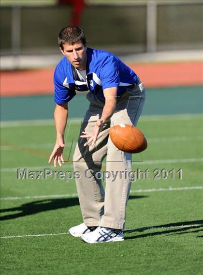 Thumbnail 1 in North Lamar vs. Henderson (3A Region 2 Bi-District Playoffs) photogallery.