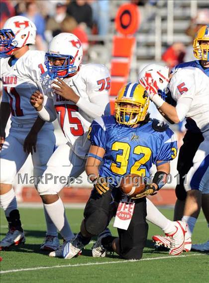 Thumbnail 3 in North Lamar vs. Henderson (3A Region 2 Bi-District Playoffs) photogallery.