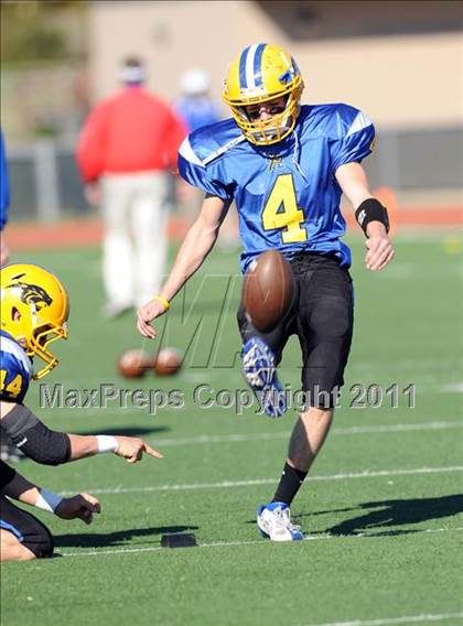 Thumbnail 1 in North Lamar vs. Henderson (3A Region 2 Bi-District Playoffs) photogallery.