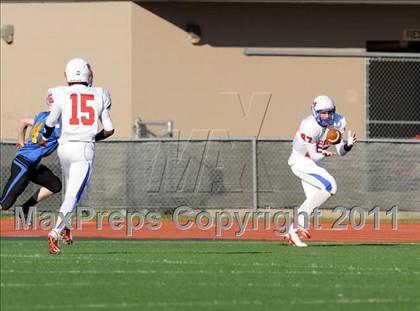 Thumbnail 2 in North Lamar vs. Henderson (3A Region 2 Bi-District Playoffs) photogallery.