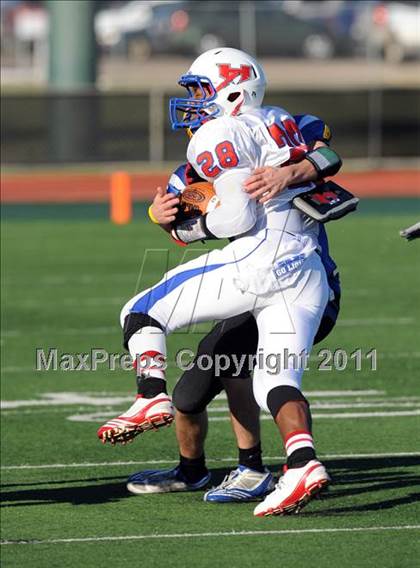 Thumbnail 1 in North Lamar vs. Henderson (3A Region 2 Bi-District Playoffs) photogallery.