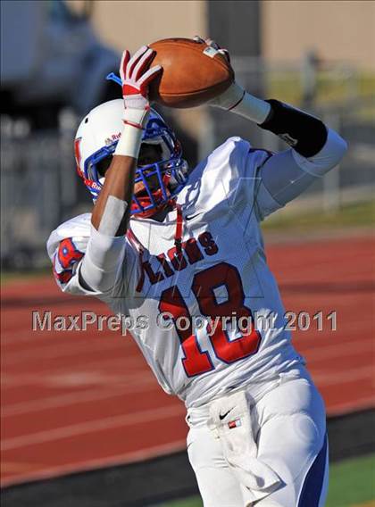 Thumbnail 1 in North Lamar vs. Henderson (3A Region 2 Bi-District Playoffs) photogallery.