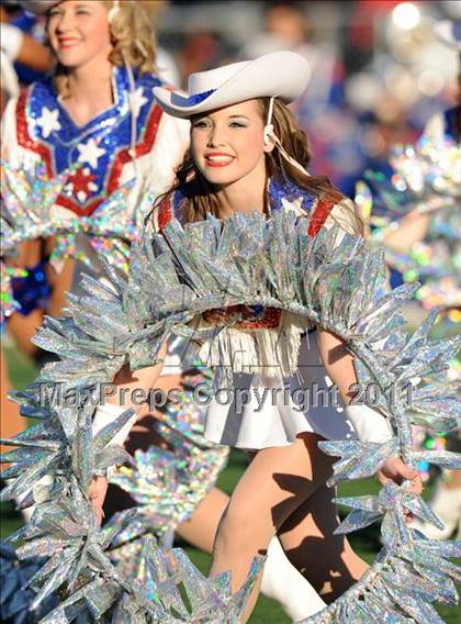 Thumbnail 2 in North Lamar vs. Henderson (3A Region 2 Bi-District Playoffs) photogallery.