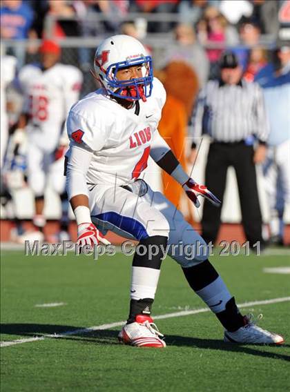 Thumbnail 3 in North Lamar vs. Henderson (3A Region 2 Bi-District Playoffs) photogallery.