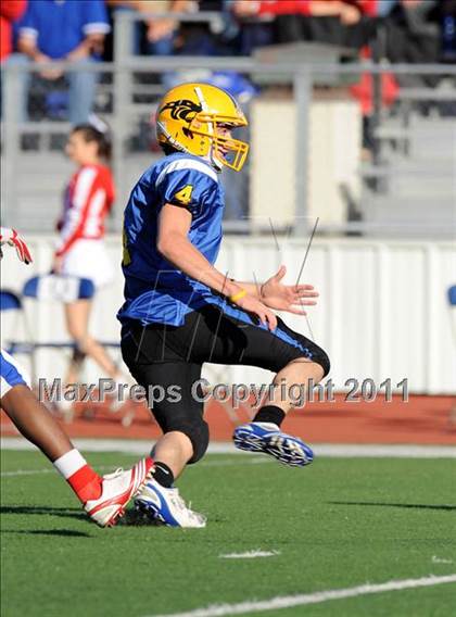 Thumbnail 3 in North Lamar vs. Henderson (3A Region 2 Bi-District Playoffs) photogallery.