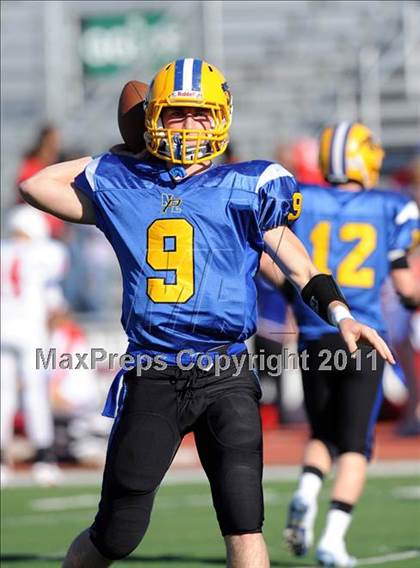 Thumbnail 1 in North Lamar vs. Henderson (3A Region 2 Bi-District Playoffs) photogallery.
