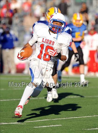 Thumbnail 2 in North Lamar vs. Henderson (3A Region 2 Bi-District Playoffs) photogallery.