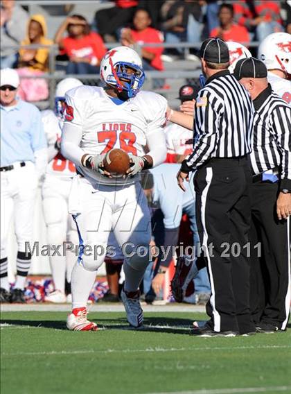 Thumbnail 1 in North Lamar vs. Henderson (3A Region 2 Bi-District Playoffs) photogallery.