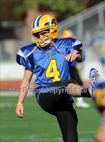 Thumbnail 1 in North Lamar vs. Henderson (3A Region 2 Bi-District Playoffs) photogallery.