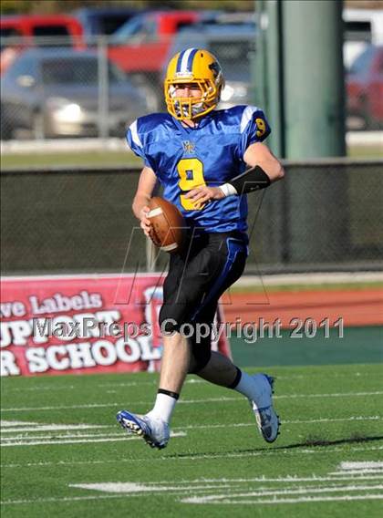 Thumbnail 1 in North Lamar vs. Henderson (3A Region 2 Bi-District Playoffs) photogallery.
