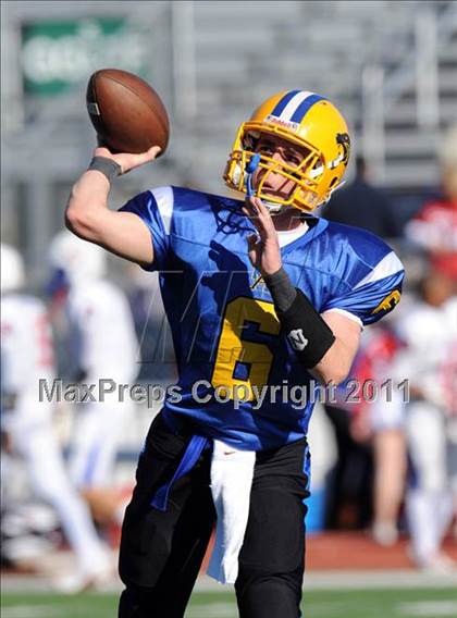 Thumbnail 3 in North Lamar vs. Henderson (3A Region 2 Bi-District Playoffs) photogallery.