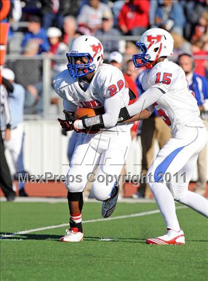 Thumbnail 2 in North Lamar vs. Henderson (3A Region 2 Bi-District Playoffs) photogallery.