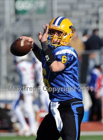 Thumbnail 2 in North Lamar vs. Henderson (3A Region 2 Bi-District Playoffs) photogallery.